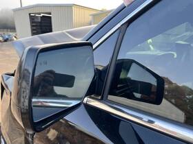 148.gm9f17 Gmc Truck Yukon 2017 Luggage Rack 104764666