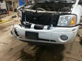 148.gm9g04 Gmc Truck Envoy Xl 2004 Luggage Rack 1767655
