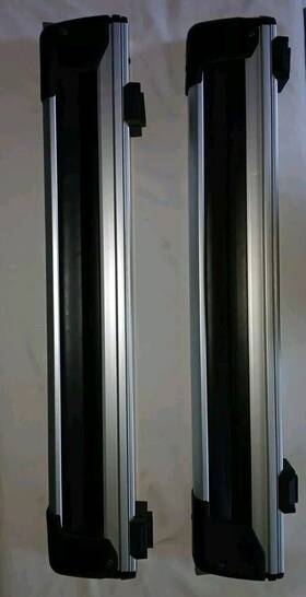 000610 Land Rover Brand Ski Or Snowboard Holder Crossbars Plz See Description