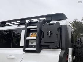Vpler0196 Land Rover Vpler0189 Oem Defender 90/ 110/ 130 Side Roof Rack Access Ladder Vpler0196 Land Rover Vpler0189 Oem Defender 90/ 110/ 130 Side Roof Rack Access Ladder