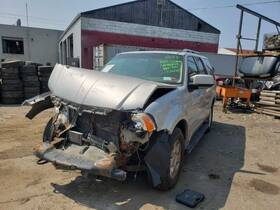 148.fd2204 Lincoln Navigator 2004 Luggage Rack 373323-1