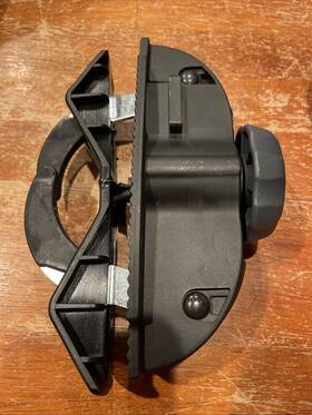 1500056134 Thule New Quickgrip Assembly Cargo Box Clamp