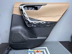 75631-42010 Toyota 19-23 Rav4 Rear Right Passenger Side Interior Door Panel Trim Oem 75631-42010 Toyota 19-23 Rav4 Rear Right Passenger Side Interior Door Panel Trim Oem