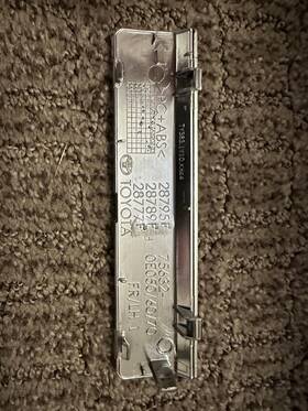 75632-0e050 Toyota 75632-0e050/60/70 Highlander Roof Rail Garnish Lid