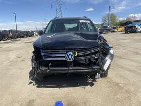 148.vw1t18 Volkswagen Tiguan 2018 Luggage Rack