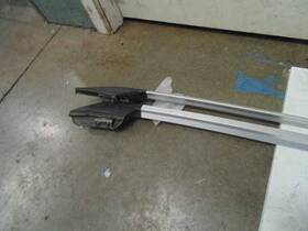 148.vo1u05 Volvo 2005 Luggage Rack Jaguar Xc70 Aa 27054