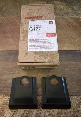 00727 Yakima Q Clip Q127 #00727 One Pair For Q-tower System With Original Packaging