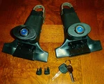 2 Yakima 1A Raingutter Roof Rack Towers With New Locks And Key. Fixed Price $59.99.