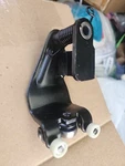 05-10 Honda Odyssey Center Rail Roller Bracket Power Sliding Door Left Driver. Fixed Price $25.00.