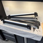 Land Rover Oem Cross Bar Ski Rack Combo. Fixed Price $200.00.