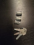Yakima Sks Lock Cores With Key - Silver. Fixed Price $18.00.